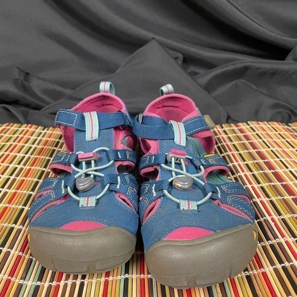 𝅺keen Clearwater CNS Sandals, waterproof, Women Size 5 - Picture 7 of 8